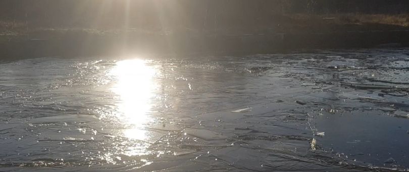 Screenshot_20210106-142715_Video_Player_810_340_80_c1 a body of water